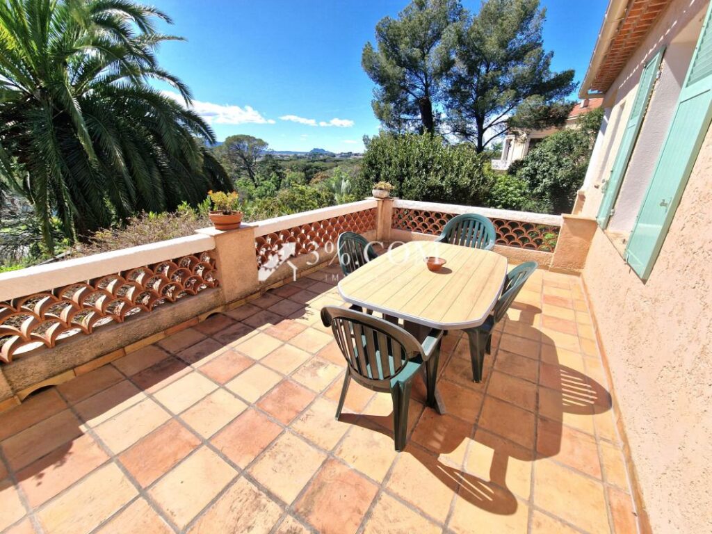 Villa Belle Epoque à Valescure – 6 pièces – 4 chambres – 160 m²