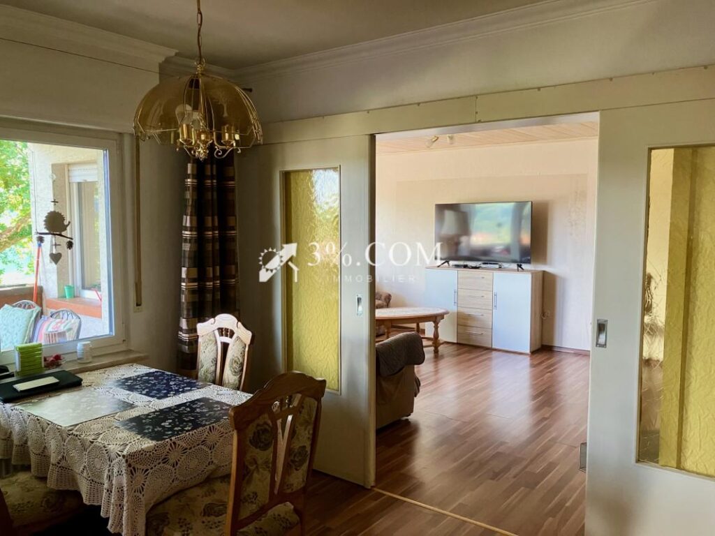 Maison avec grand terrain et dépendances – 7 pièces – 4 chambres – 142 m²