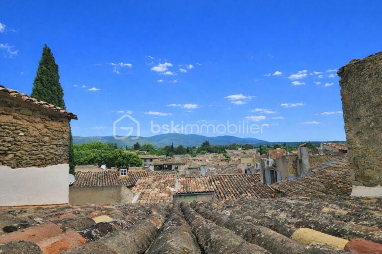 Bien d’exception au cœur du village prestigieux de Lourmarin – 5 pièces – 3 chambres – 130 m²