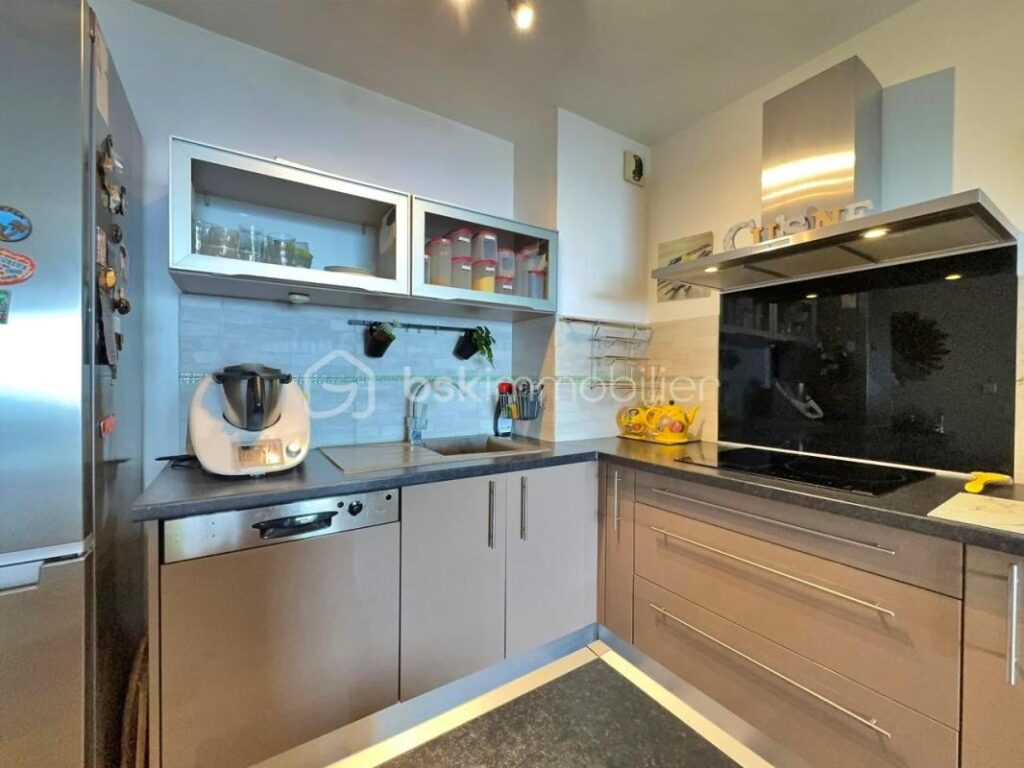 🌅 T4 DUPLEX – DERNIER ÉTAGE – VUE MER – CENTRE-VILLE LES AVIRONS 🌅 – 4 pièces – 3 chambres – 81 m²