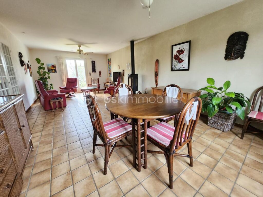 Magnifique Pavillon sur sous sol quartier Montapins à Nevers – 5 pièces – 4 chambres – 117 m²