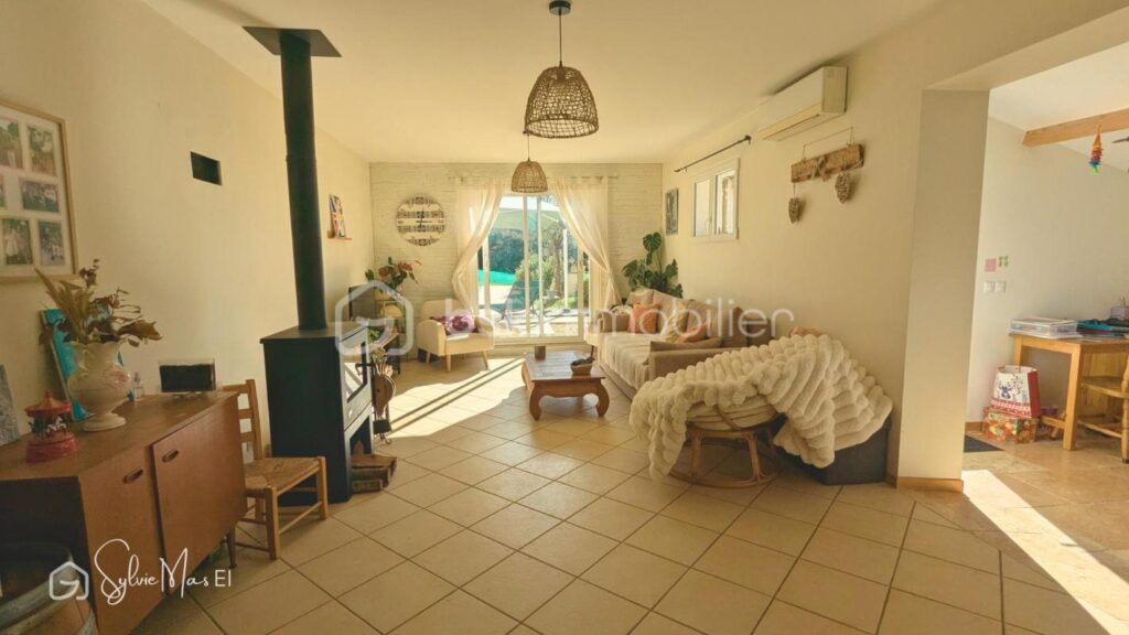 Plain-pied avec Piscine – garage – Portes du Périgord Noir – 4 pièces – 3 chambres – 106 m²