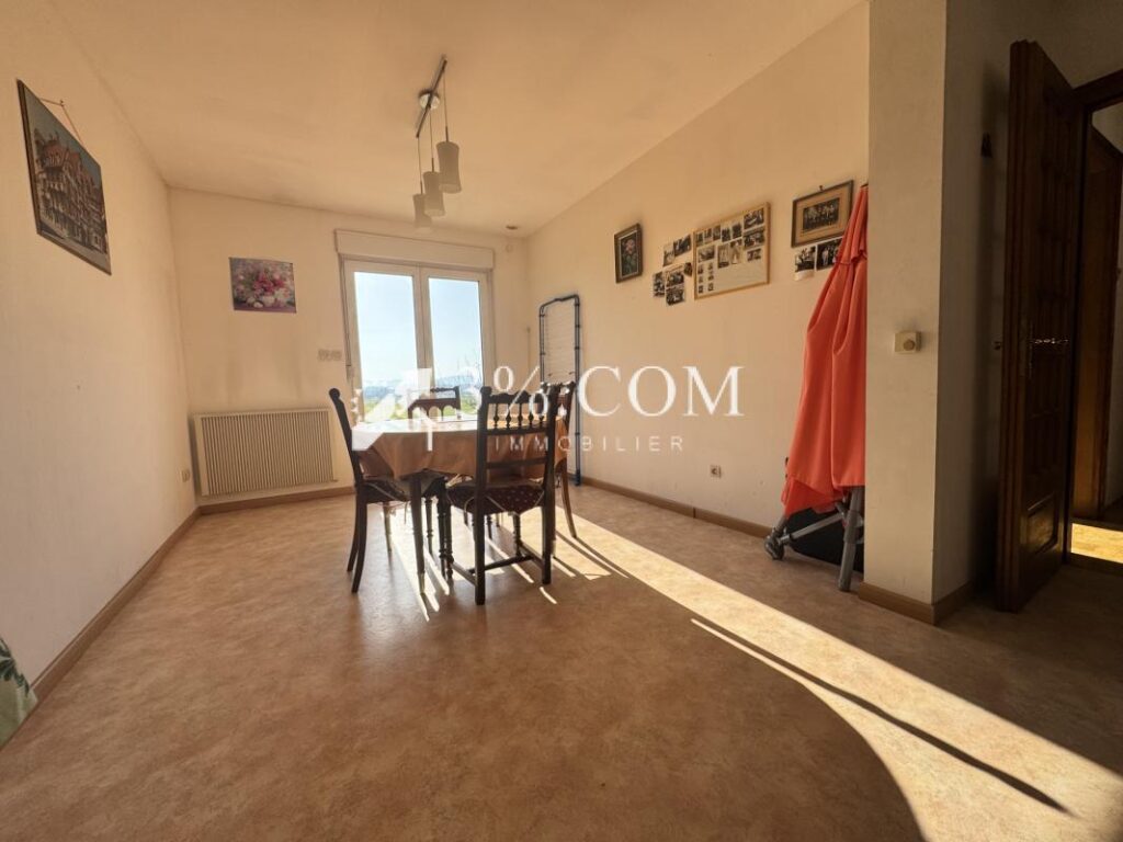 Maison plain pied 83m2 avec 2 chambres à rafraîchir sur 4 – 3 pièces – 2 chambres – 83 m²