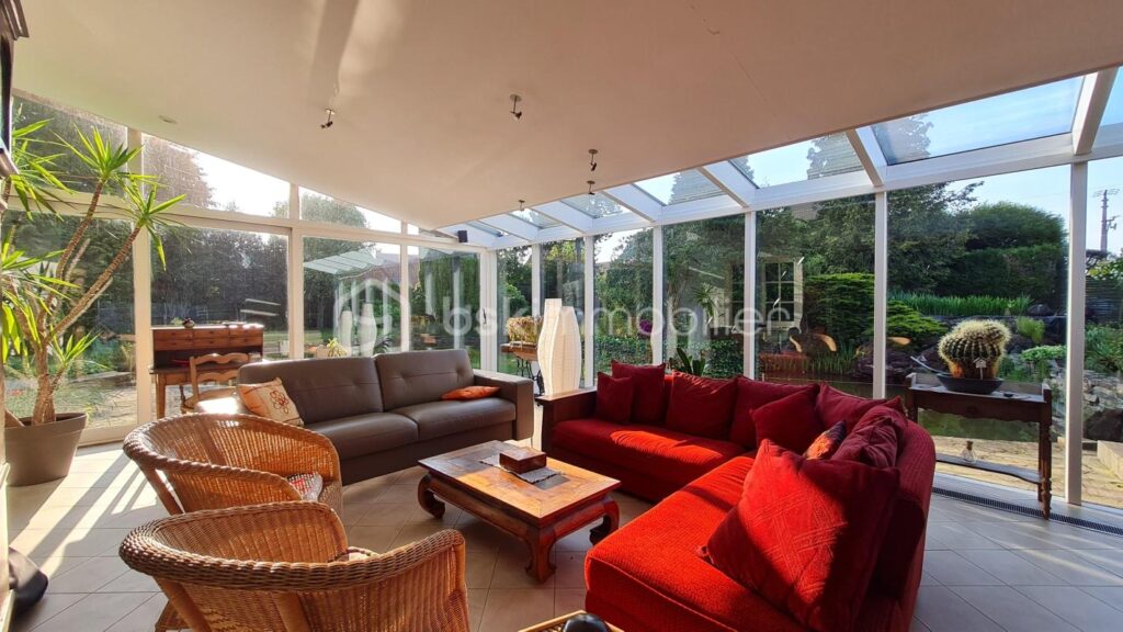 Rare sur Fretin Nouveauté ! Maison individuelle semi-plain pied de 290 m² – 6 chambres + double garage + jardin + 2 appartements – 12 pièces – 6 chambres – 290 m²