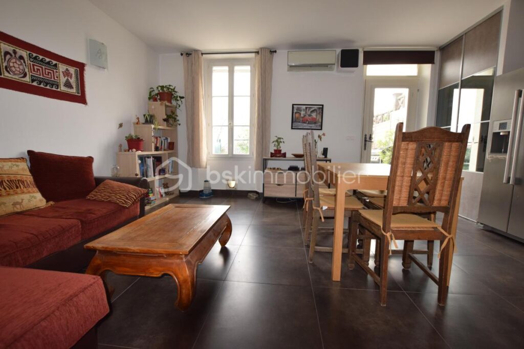T2 DE45 M2 EN REZ DE JARDIN, TERRASSE, ET PLACES DE PARKING – 2 pièces – 1 chambre – 45 m²