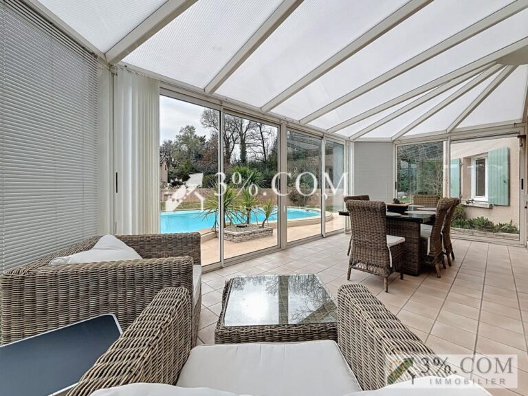 Maison 150,59 m2 habitables avec sous-sol et piscine dans se – 5 pièces – 4 chambres – 150 m²