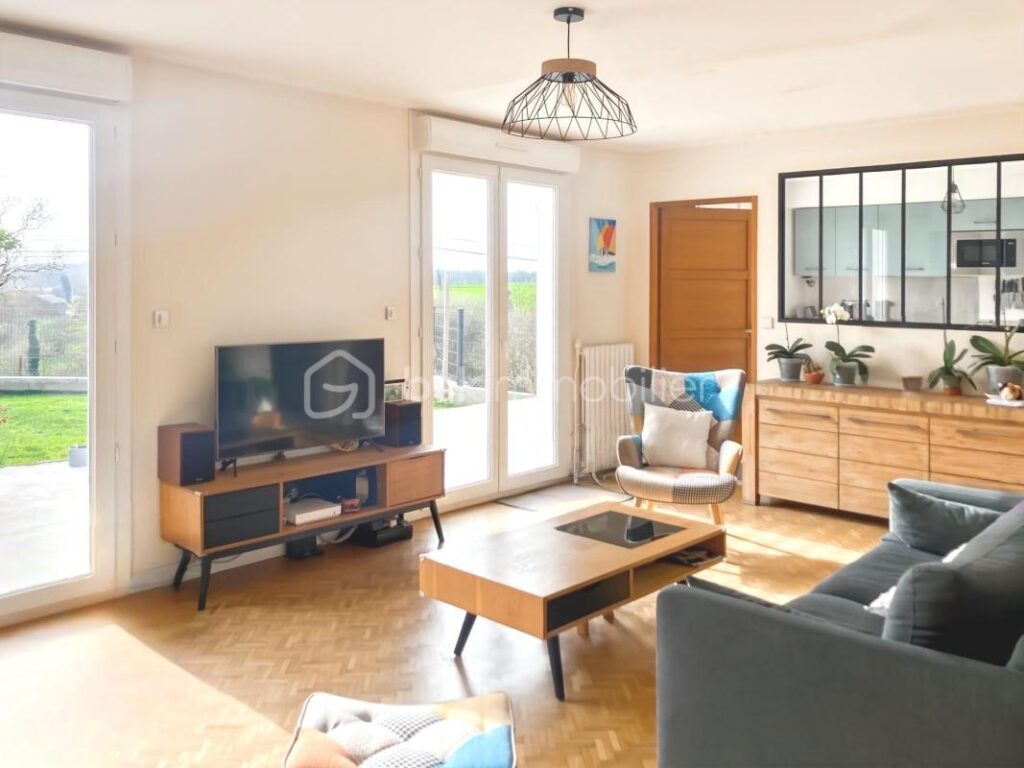 Exclusivité proche centre bourg – Maison 110 m2 sur sous sol complet – 4 chambres – 6 pièces – 4 chambres – 108 m²