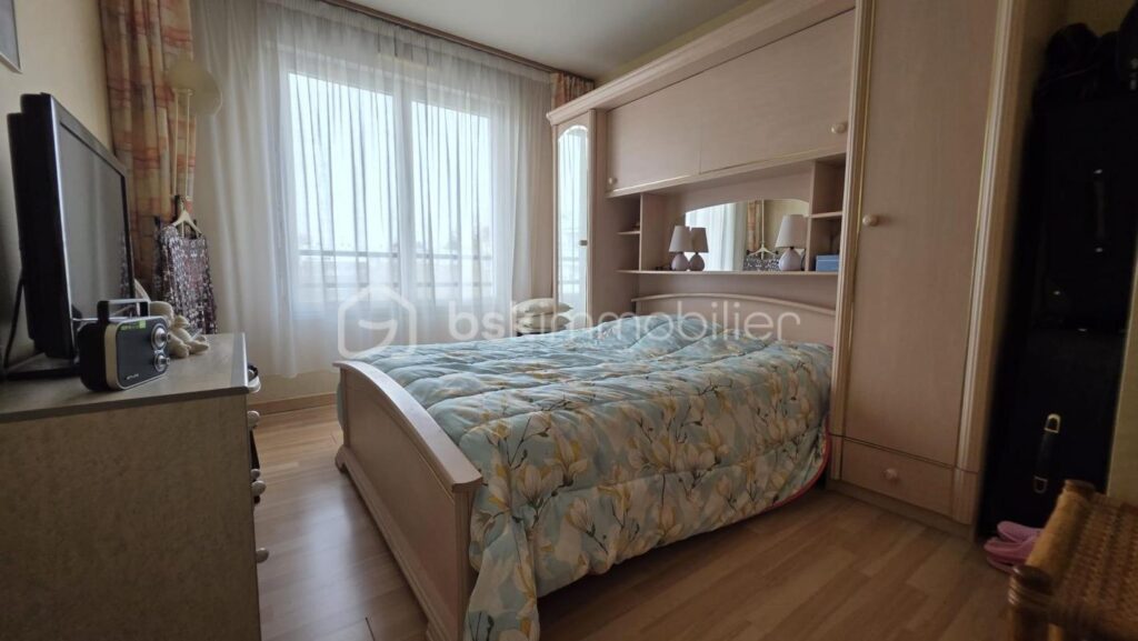 Appartement lumineux au cœur de la ville avec parking privé – 3 pièces – 2 chambres – 64 m²