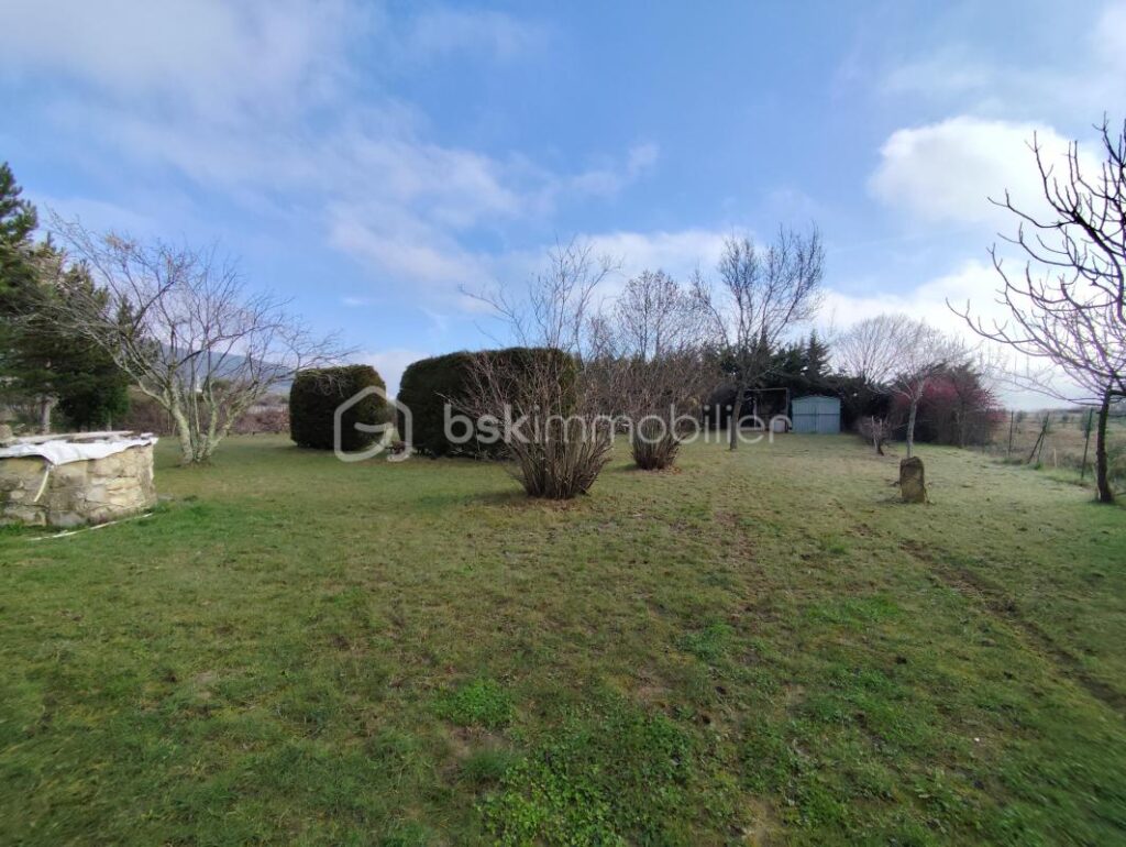 Maison en Ardèche Sud avec vue – 3 pièces – 1 chambre – 60 m²