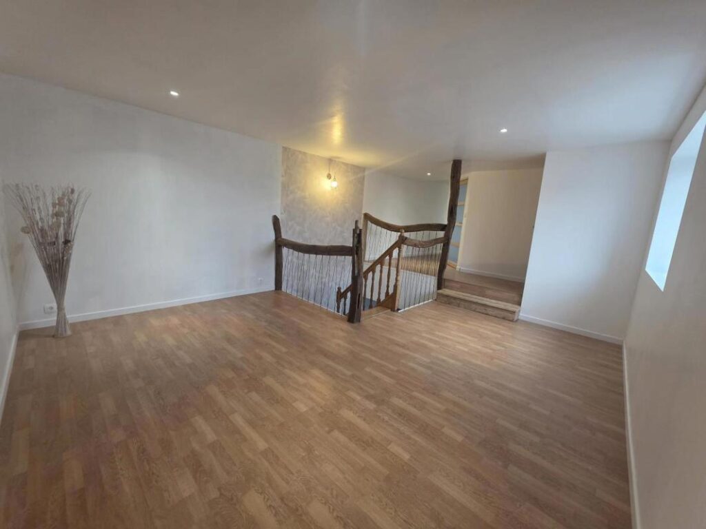 Maison individuelle, semi plain-pied, 5chambres, jardin, garage à TROISVILLES – 5 pièces – 4 chambres – 299 m²