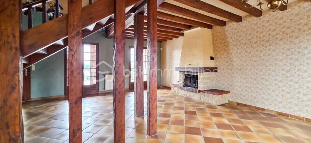 Idéalement située, belle maison familial dans village attractif – 8 pièces – 4 chambres – 198 m²