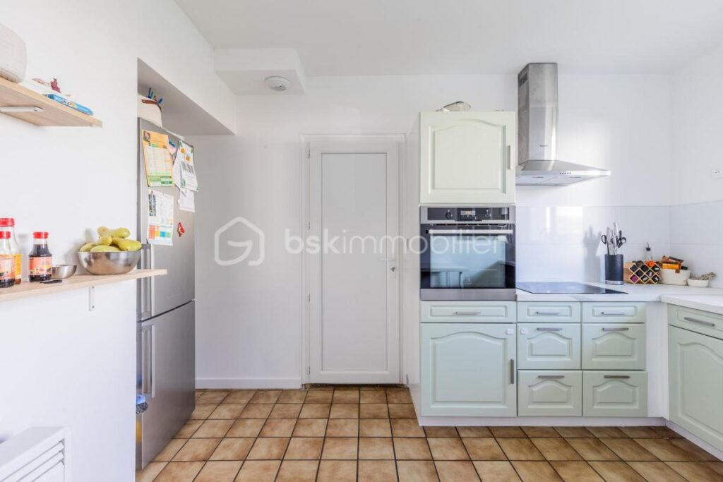 Exclusivité – Maison familiale 5 pièces avec jardin et vue sur la forêt en fond de parcelle – 5 pièces – 4 chambres – 98 m²