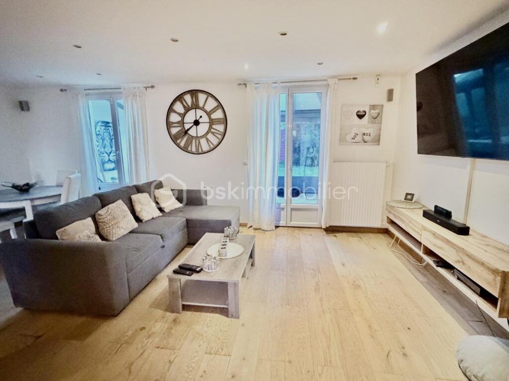 Maison familiale pleine de charme – Villeneuve-le-Comte (77) – 6 pièces – 5 chambres – 147 m²