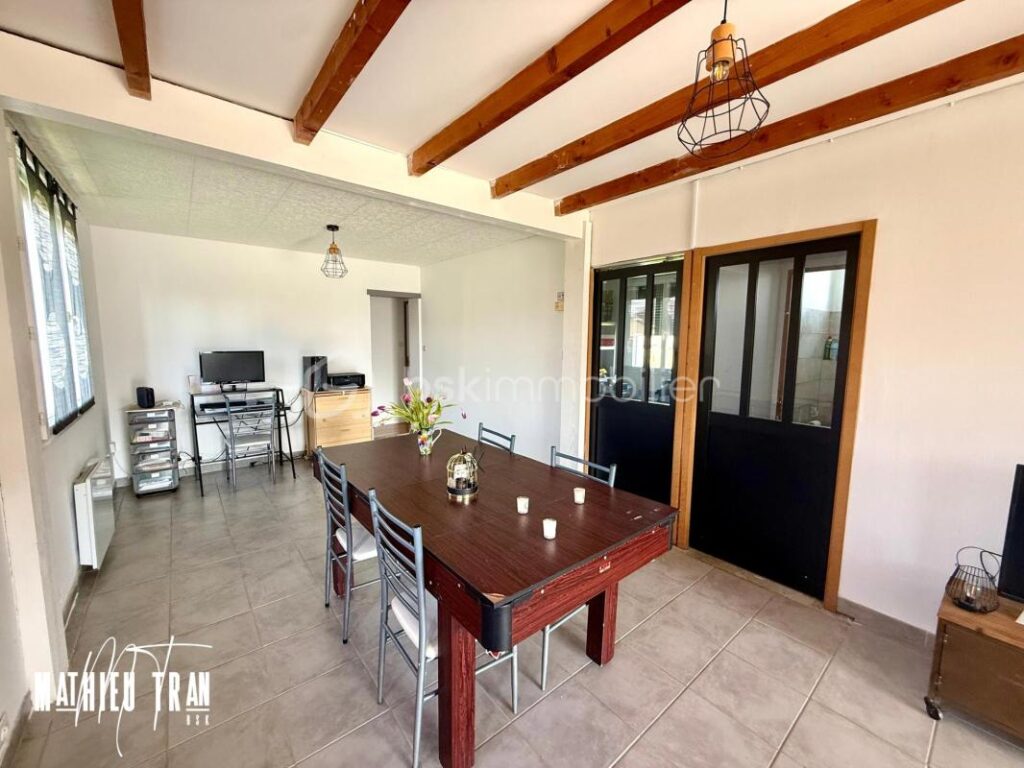 Maison charmante des années 60 avec terrasse couverte – 4 pièces – 3 chambres – 102 m²