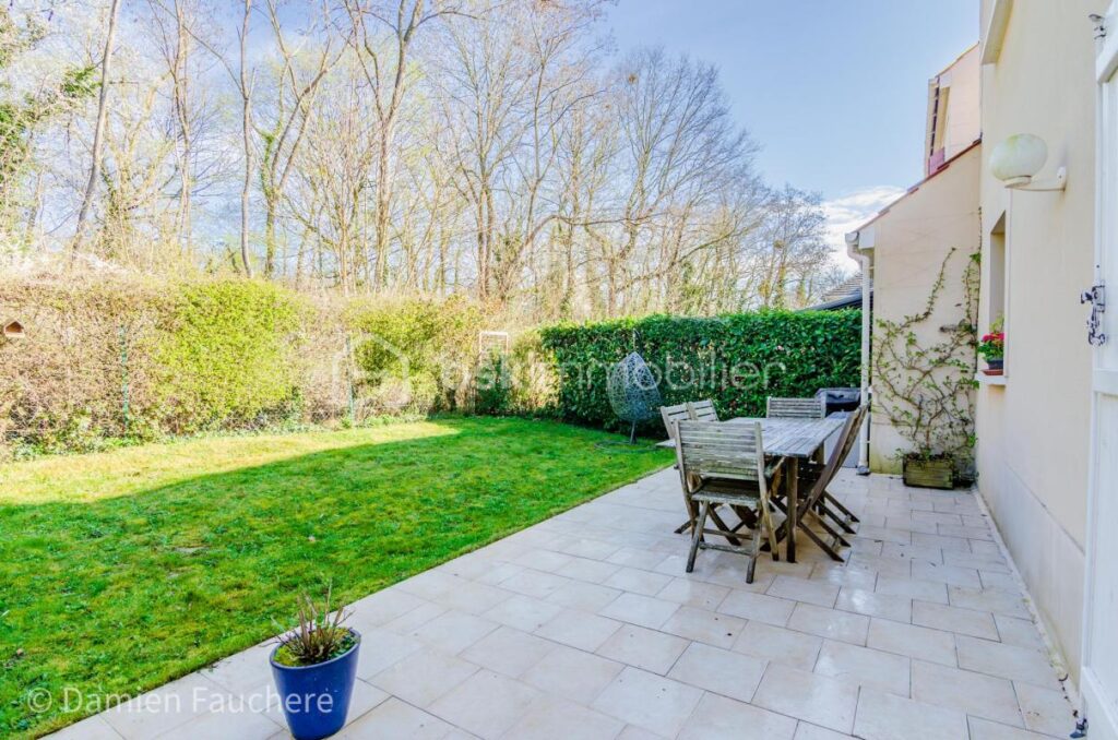 Aux JONCHERETTES ! Maison 75m², 3 Chambres, Parkings et JARDIN avec vue sur Forêt ! – 4 pièces – 3 chambres – 75 m²