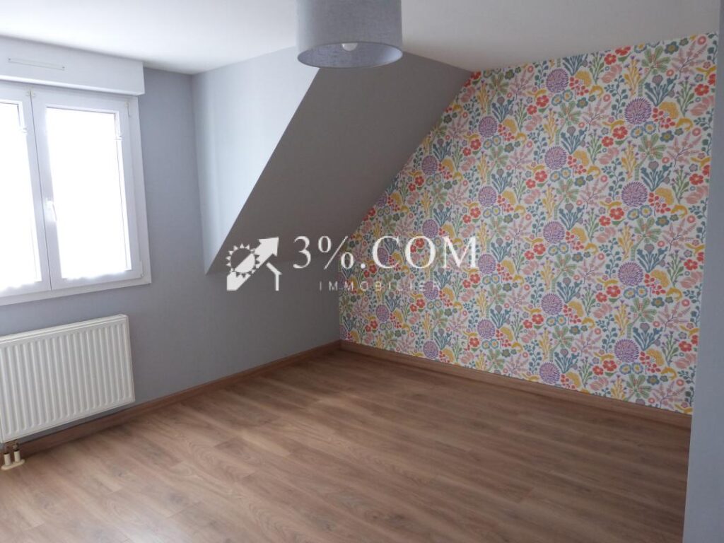 3%.COM-Neudorf : Duplex dernier étage 111m2 Robertsau – 4 pièces – 3 chambres – 91 m²