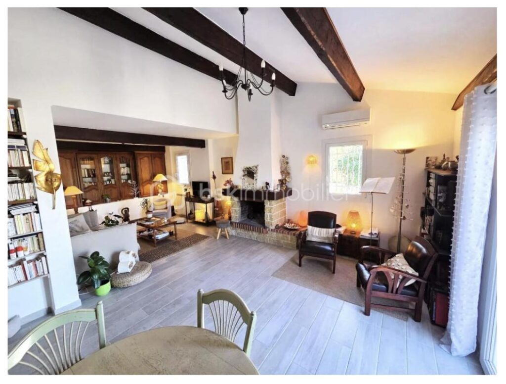 Maison de charme de 118 m2, avec vue imprenable, terrasse de 100 m² et jardin paysager en restanque – 5 pièces – 4 chambres – 118 m²