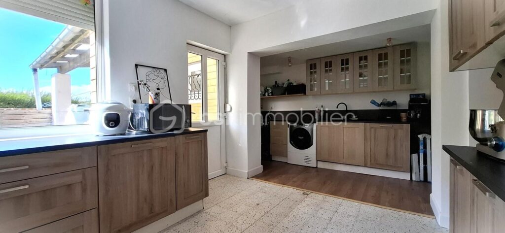 Maison individuelle entièrement rénovée, 4 chambres, garage – 5 pièces – 4 chambres – 136 m²