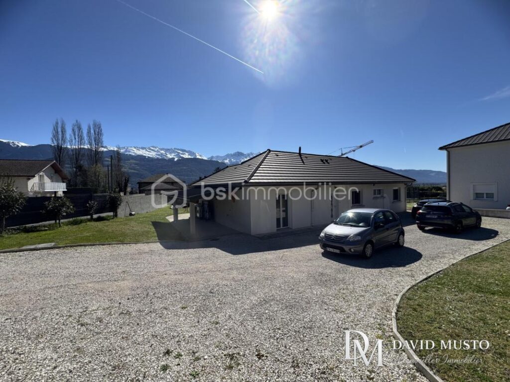 Maison Plain-Pied Lumbin – 5 pièces – 3 chambres – 108 m²