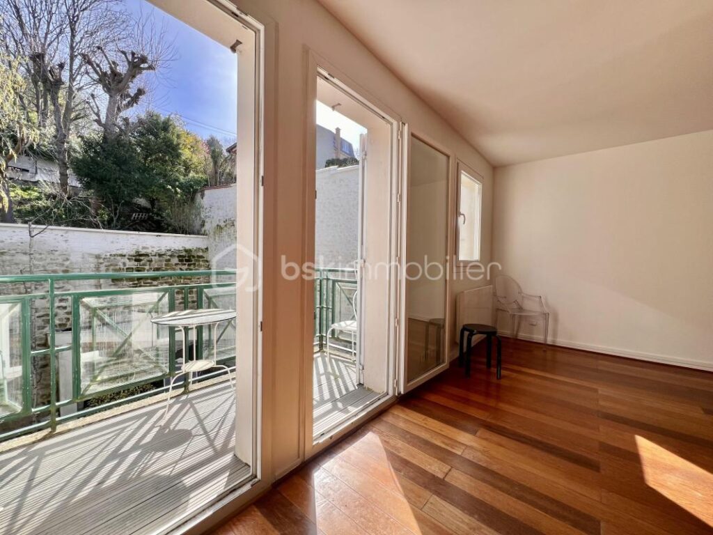 T4 en duplex avec 3 chambres lumineux de 96 m2 – 4 pièces – 3 chambres – 95 m²