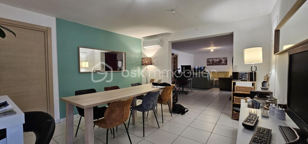 LOCATION T4 Traversant 101M² – Dernier étage – 2 balcons sans vis-à-vis – Quartier des Amoureux à Nîmes – 4 pièces – 3 chambres – 101 m²