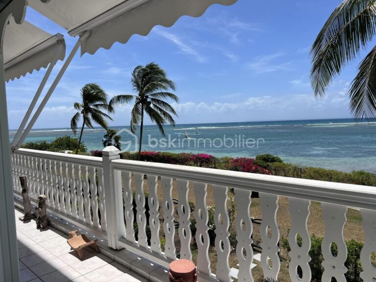 APPARTEMENT T2/T3 VUE LAGON – LE SAVANNAH – SUR LA MARINA DE SAINT FRANCOIS – 2 pièces – 1 chambre – 81 m²