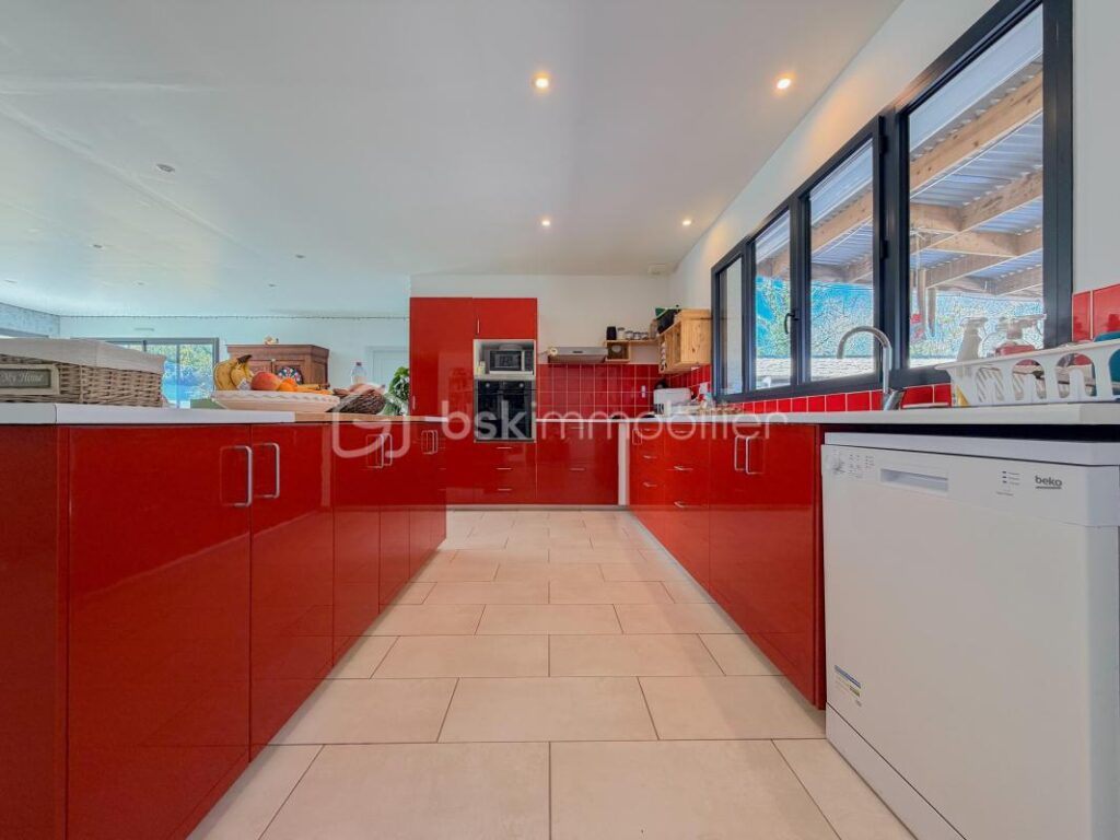 Maison familiale avec piscine au Tâtre – 6 pièces – 4 chambres – 154 m²