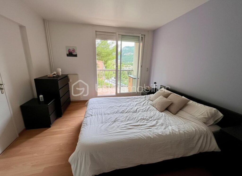 T2 lumineux avec grand balcon, cave et parking – Résidence sécurisée à Toulon – 2 pièces – 1 chambre – 44 m²