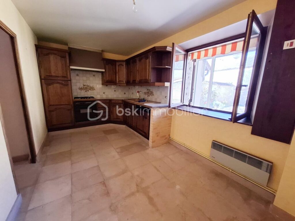 Le charme de l’ancien PRIX NEGOCIABLE – 4 pièces – 2 chambres – 91 m²