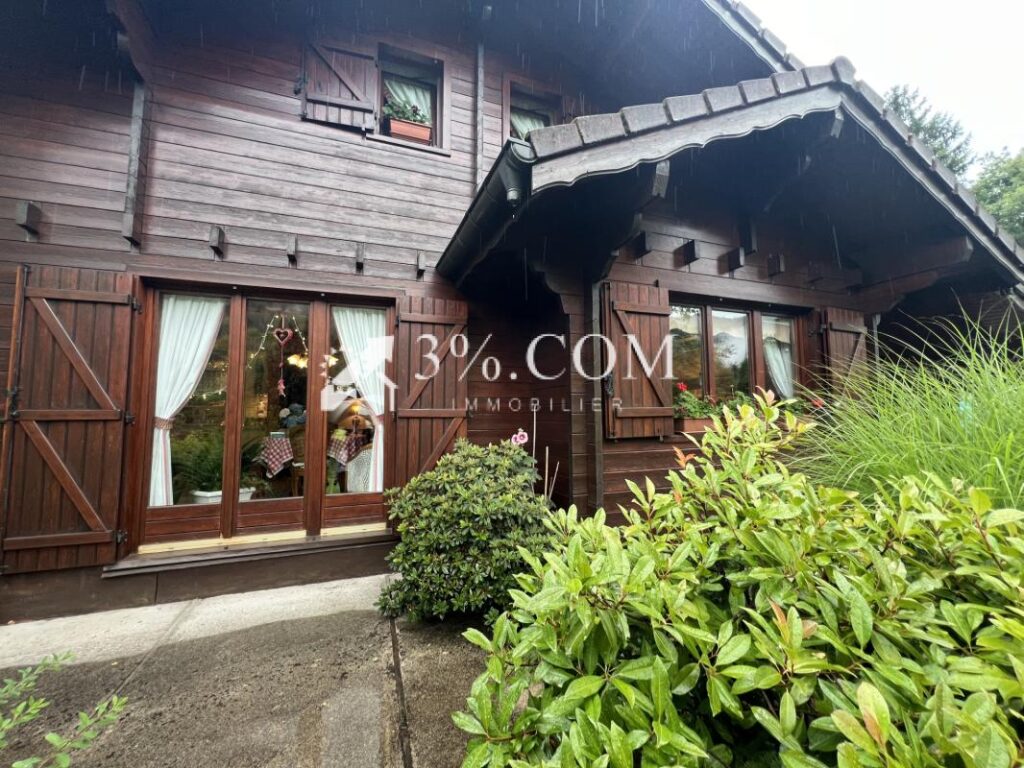 Chalet de Caractére + 5000 M2 Terrain 147 m2 – 9 pièces – 4 chambres – 147 m²
