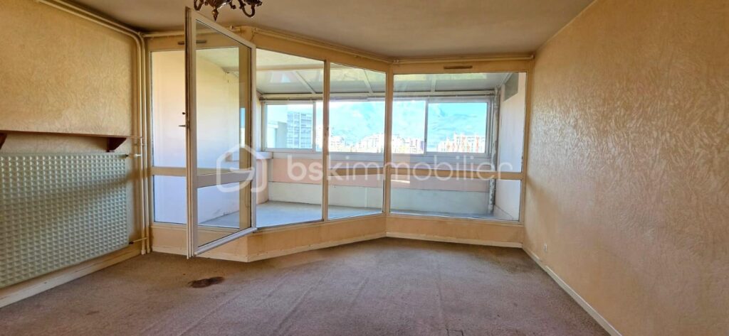 T3/T4 85M² L’OPPORTUNITÉ pour un projet de rénovation sur mesure – 4 pièces – 3 chambres – 83 m²