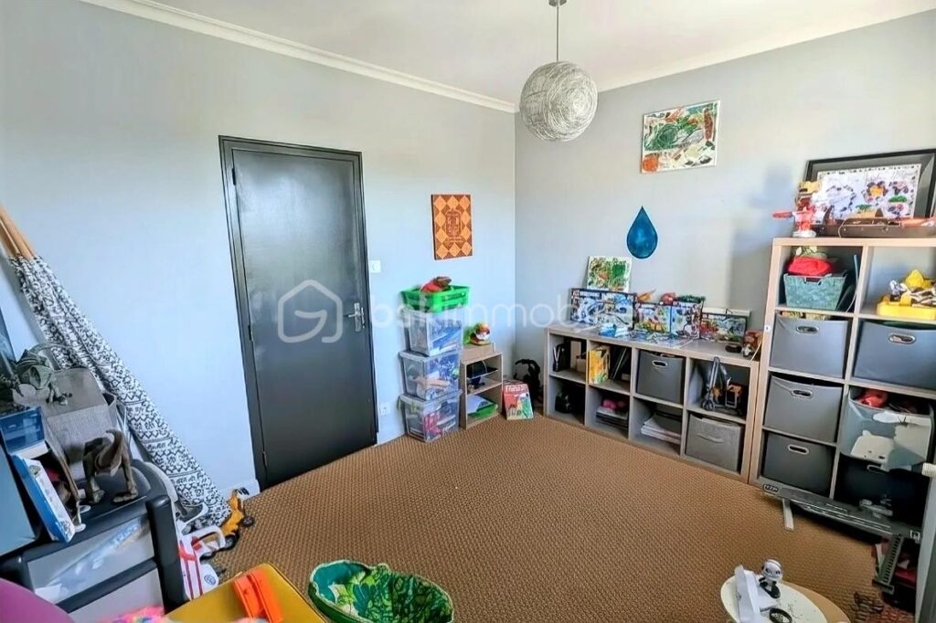 Maison de ville en plein centre de Retiers – 5 pièces – 3 chambres – 112 m²