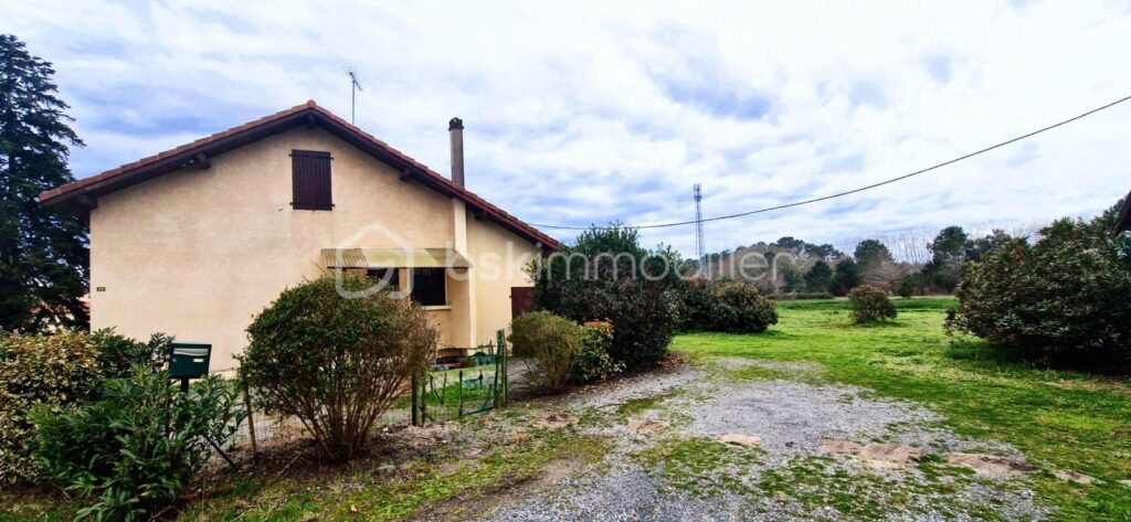 Emplacement privilégié – Maison à rénover – Fort potentiel – Proche plage et Vélodyssée – 4 pièces – 2 chambres – 98 m²