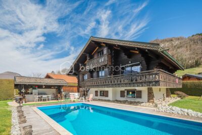 Chalet avec piscine et espace bien-être – Mieussy – 5 pièces – 4 chambres – 158 m²