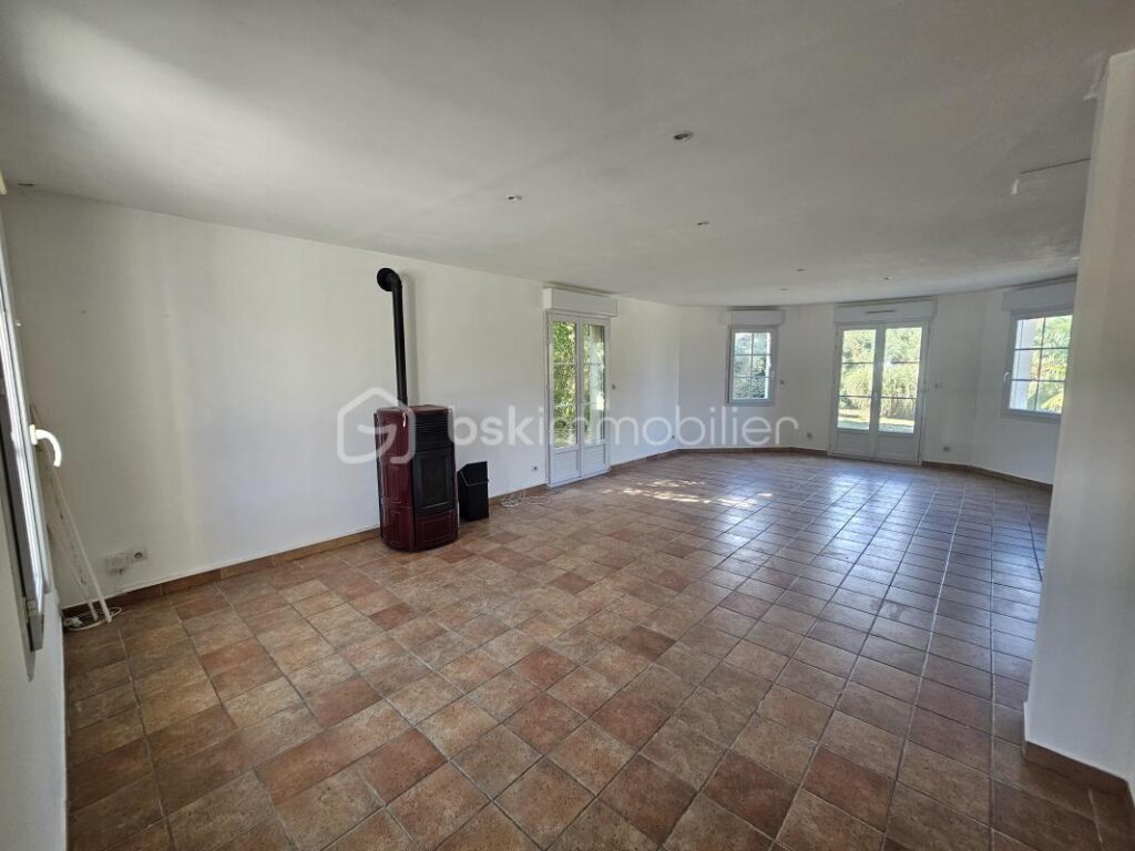 🏡 Belle maison familiale à Auneuil !! – 7 pièces – 4 chambres – 160 m²