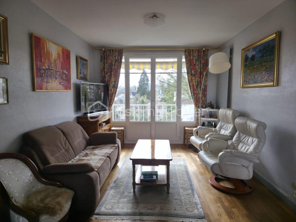 À VENDRE – T2 lumineux avec balcon, potentiel T3, cave et parking – 2 pièces – 1 chambre – 50 m²