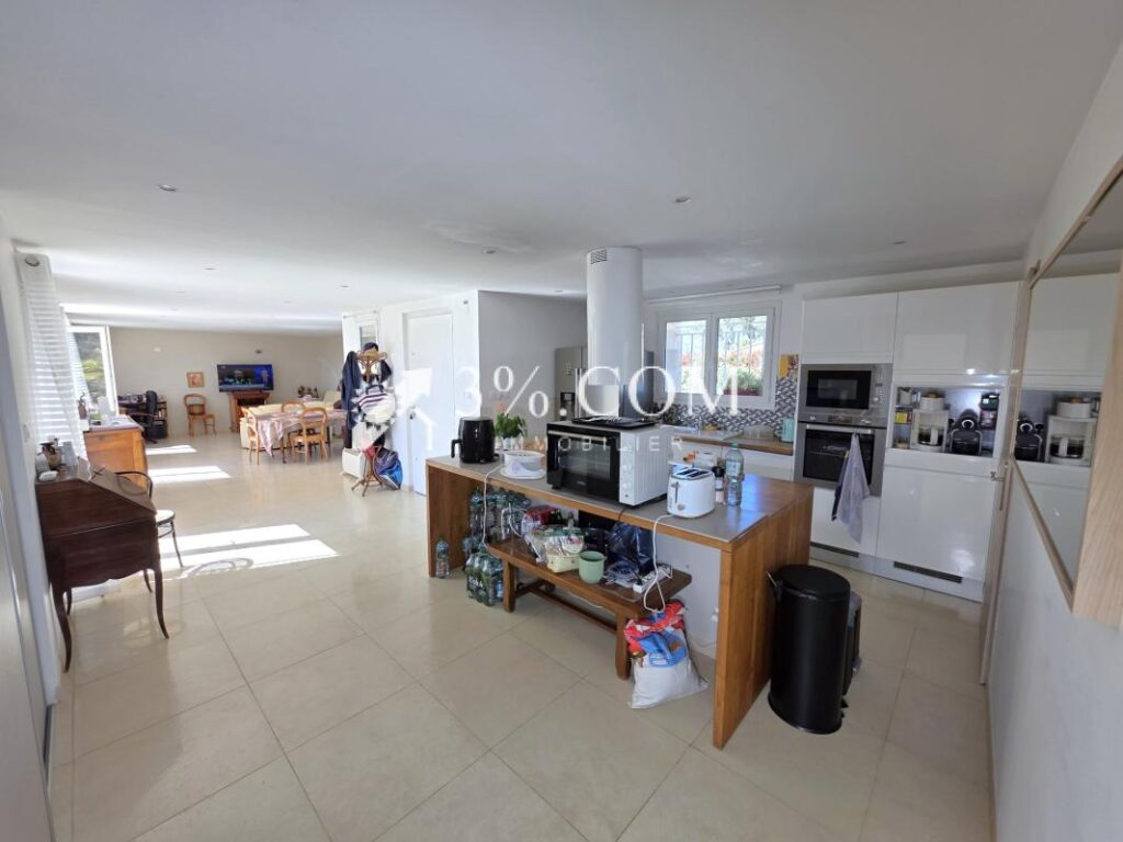 Magnifique villa avec vue incroyable à Valescure – 4 pièces – 3 chambres – 108 m²