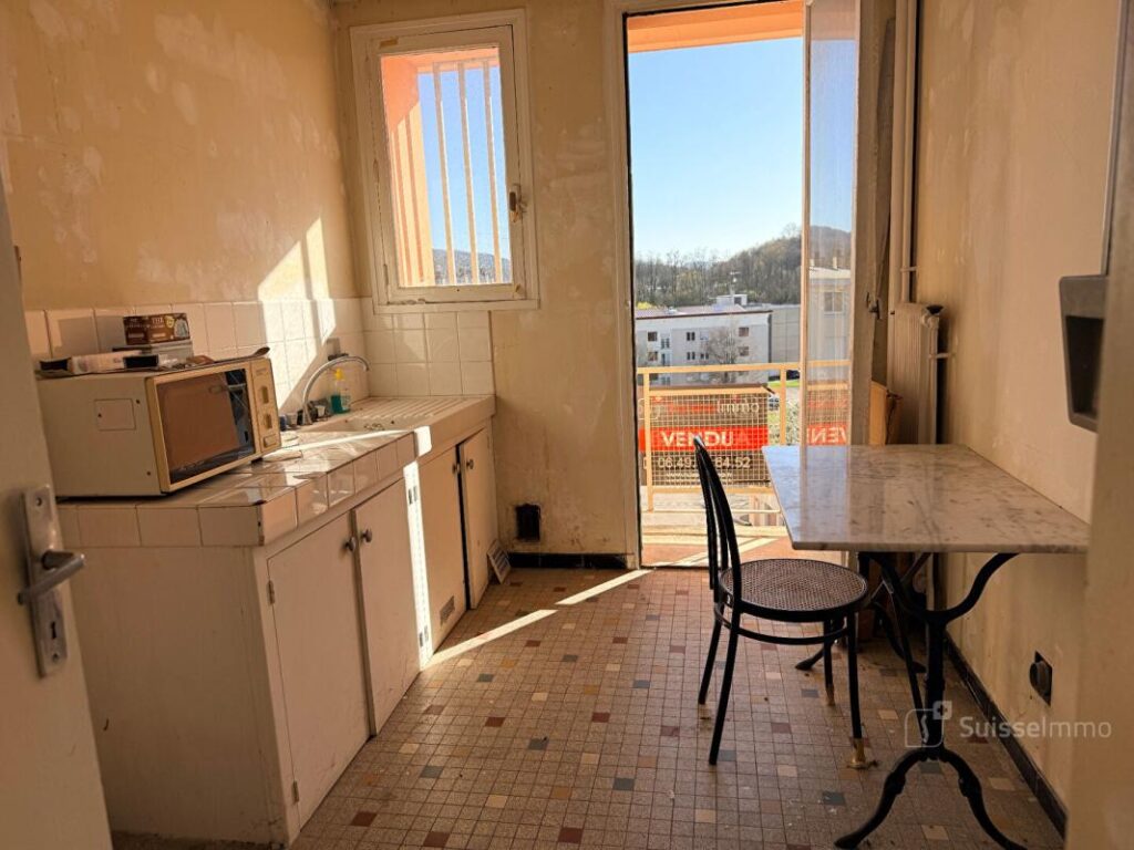 Appartement 67,81m2 – Garage & cave – à rénover – 4 pièces – 2 chambres – 67 m²