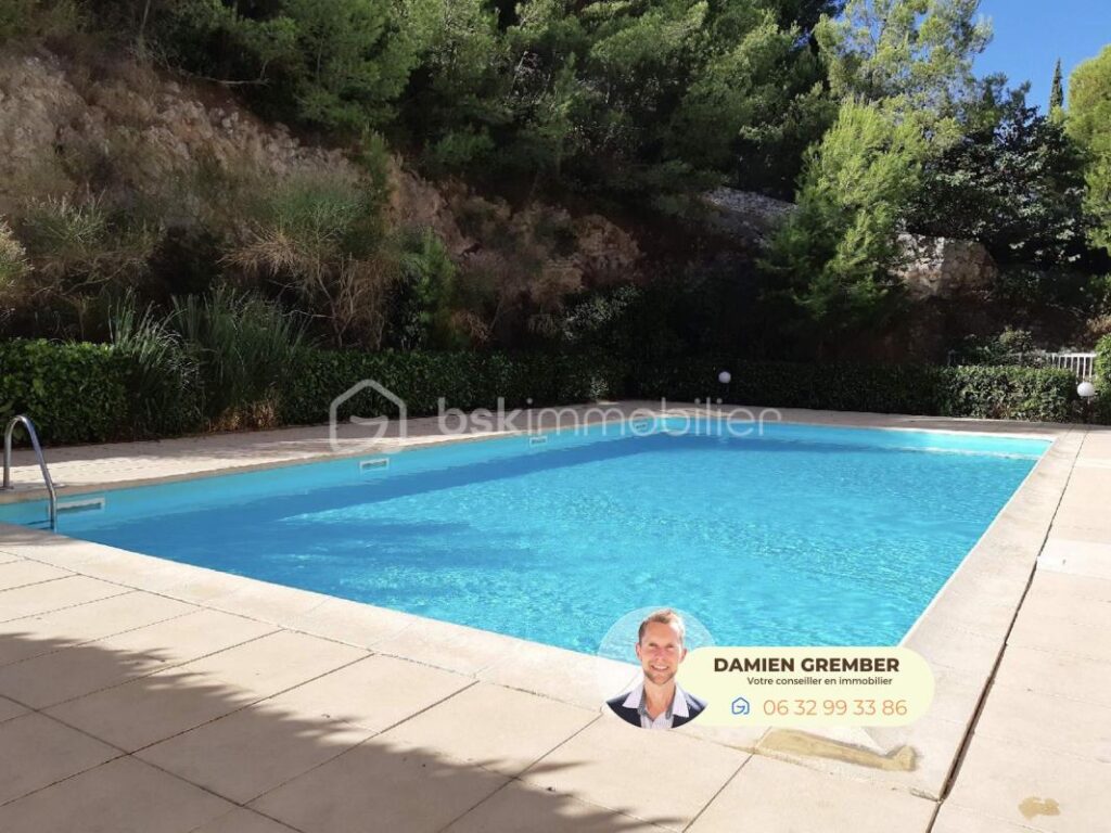 ✨ T3 avec terrasse au dernier étage dans résidence avec piscine 🏊‍♂️💦 – 3 pièces – 2 chambres – 51 m²