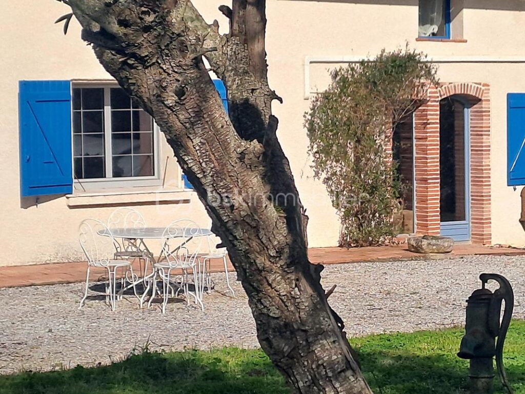 Lauragaise 230 m², piscine, parc et vue dégagée – 7 pièces – 5 chambres – 226 m²