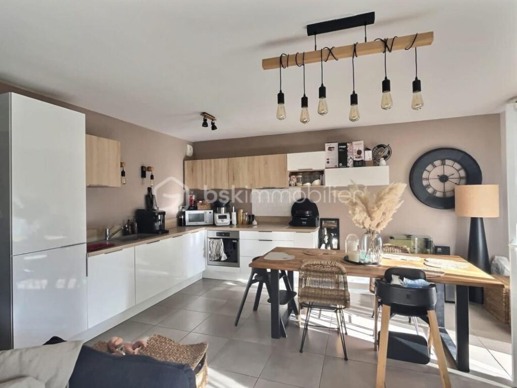 Super T3 garage double parking piscine – 3 pièces – 2 chambres – 64 m²