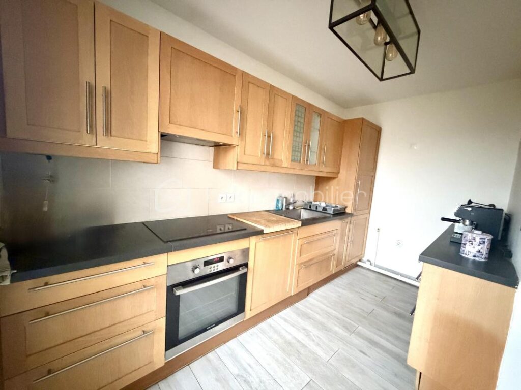 EN EXCLUSIVITÉ – DUPLEX AVEC GRANDE TERRASSE – 4 pièces – 3 chambres – 77 m²