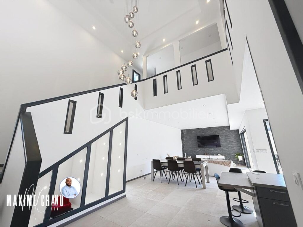 Maison contemporaine 5 pièces avec piscine et garage à BELARGA – 5 pièces – 4 chambres – 142 m²