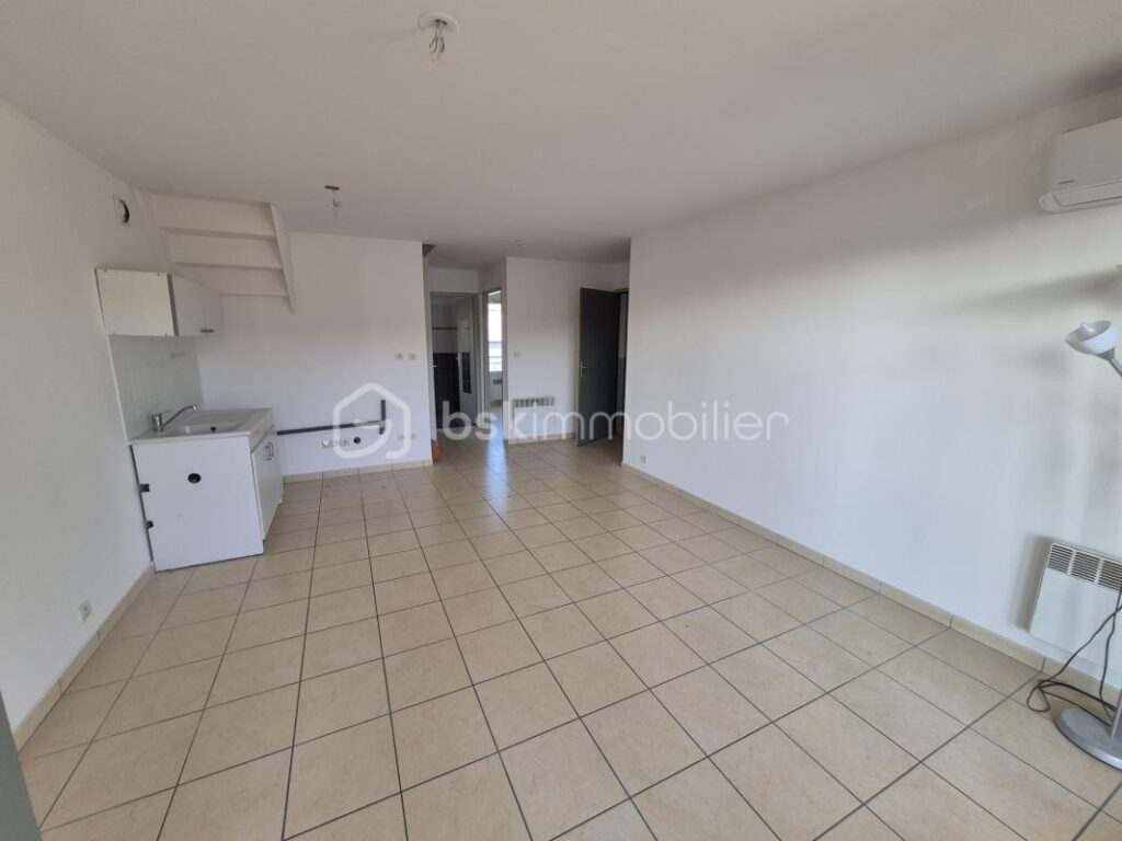 OLLIOULES: T3 EN DUPLEX AVEC TERRASSE – 3 pièces – 2 chambres – 53 m²