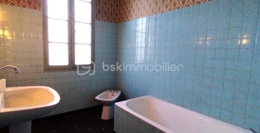 OPPORTUNITE RARE! – 7 pièces – 4 chambres – 164 m²