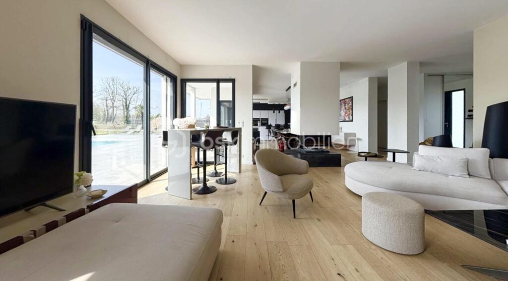 Sublime villa avec piscine à proximité de Troyes – 6 pièces – 4 chambres – 273 m²