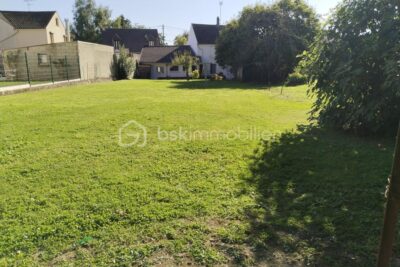 Maison mitoyenne 80 m² avec fort potentiel + jardin au calme – 3 pièces – 2 chambres – 80 m²