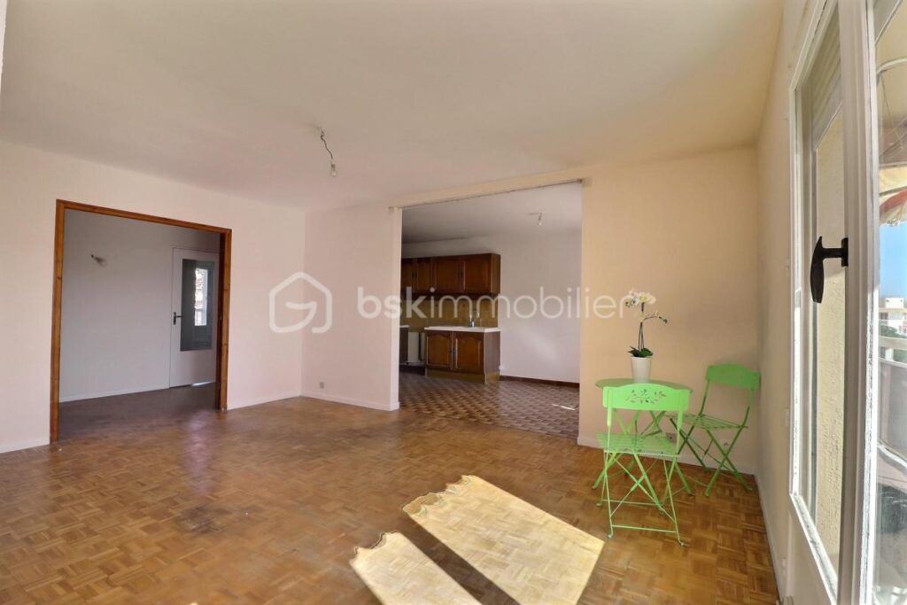 Marseille 12ème – T3 80m² – Vue exceptionnelle – Place de stationnement – Cave – 3 pièces – 2 chambres – 81 m²