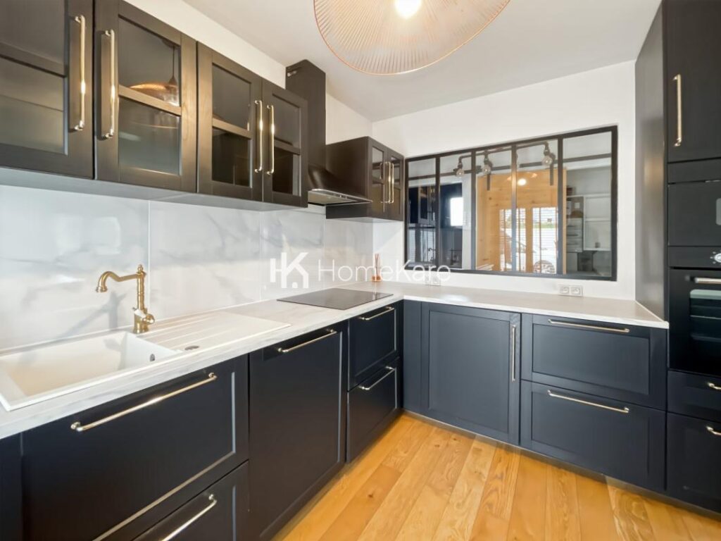 TRANQUILITÉ ASSURÉE ! – 6 pièces – 5 chambres – 130 m²