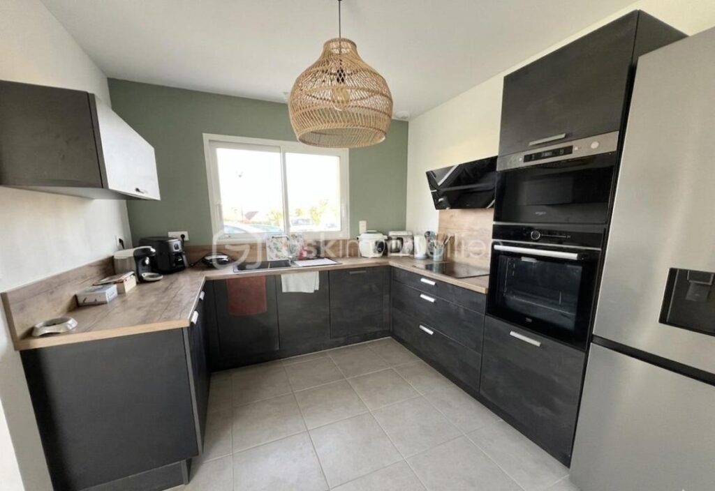 Proche Le Mans Nord : Pavillon de 2024 (RE 2020) et vue sur campagne – 4 pièces – 2 chambres – 86 m²